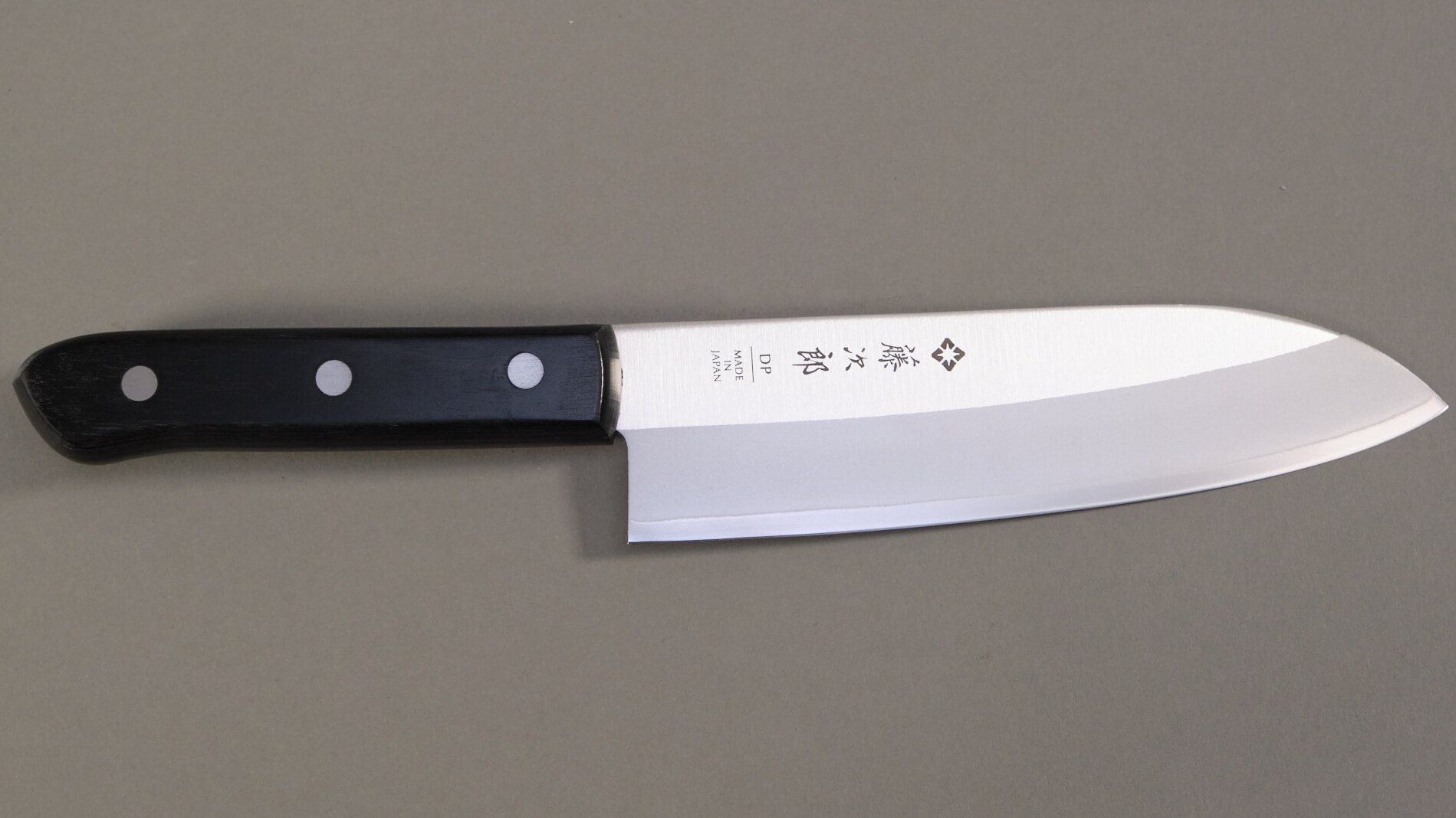 Couteau japonais Tojiro DP Plein manche Santoku 17 cm